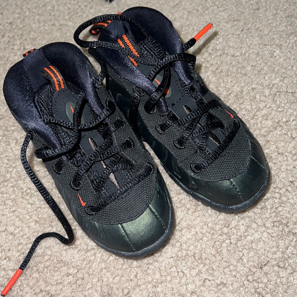 Nike foam posite green black orange